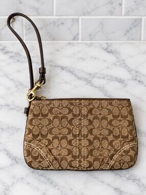 Vintage Coach Signature Jacquard Pleated Wristlet